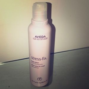 AVEDA stress-fix body lotion